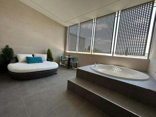 Junior Suite with Terrace and Hydromassage Bathtub