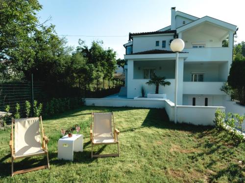 Three-Bedroom Villa image 2