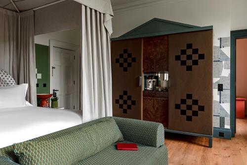 Cowley Manor Hotel - image 14