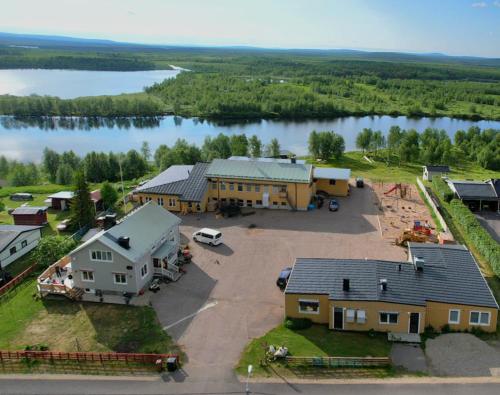 Viesnīcas āriene, Kuttainen Lodge in Lannavaara