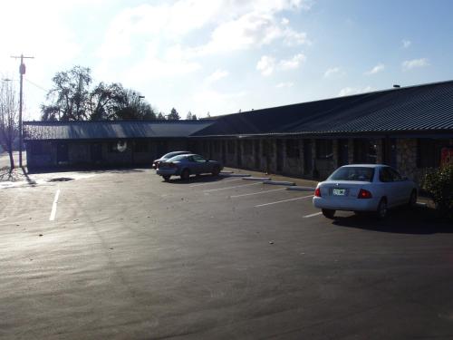 Towne and Country Motel – Newberg, OR