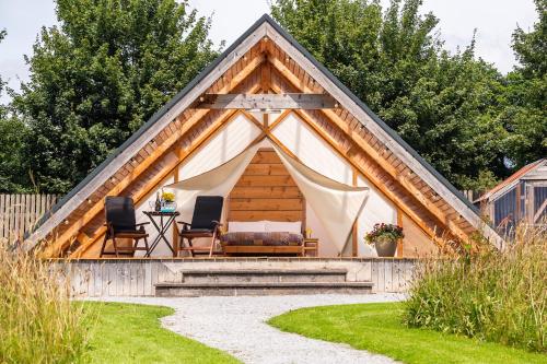 Killarney Glamping at the Grove, Suites and Lodges 4