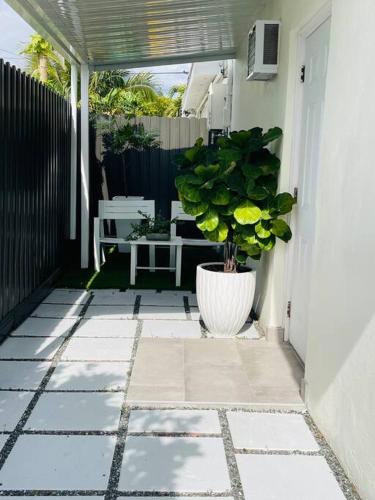 Alma Guest Suite in West Perrine