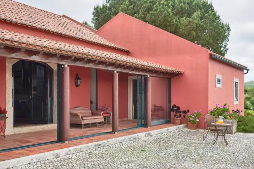 A szálláshely kívülről, 2BR Farmhouse with Swimming Pool, By TimeCooler in Sobral de Monte Agraco
