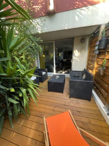 Agreable T2 traversant RDC avec terrasse - balcon - Parking 2 places - Clim portative in Alco