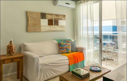 Lindo apartamento na praia Brava (C123)