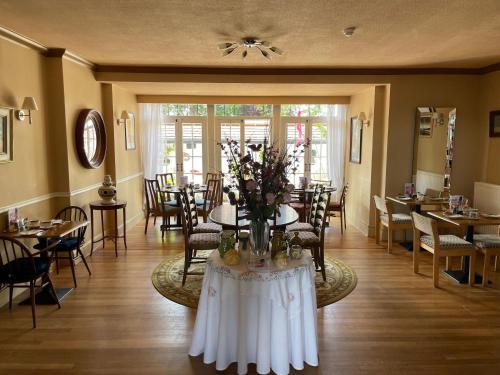 อาหารและเครื่องดื่ม, ไนท์ คอร์ท โฮเทล (Knights Court Hotel) in เกรท ยาร์เม้าส์