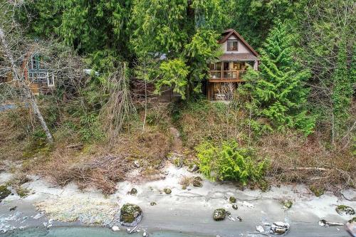 Chase's River Cabin