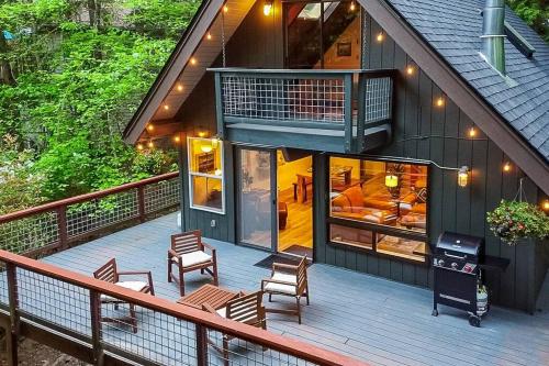 Bellingham A-Frame - Hot tub & Firepit