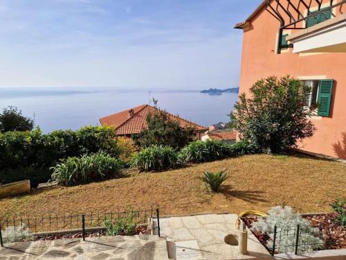 Giardino panoramico sul mare, un angolo di liguria