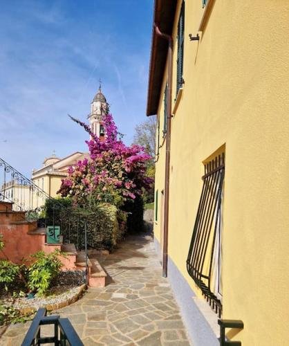 Giardino panoramico sul mare, un angolo di liguria