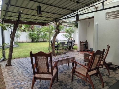 Nature Green Villa - Mirissa - Weligama -2 AC Rooms and 1 Non AC Room - Whole Villa for you