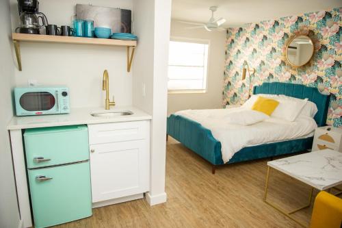 Sun Burst Inn - image 10