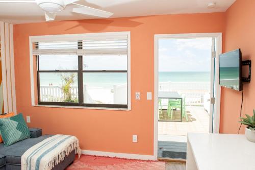 Sun Burst Inn - image 11