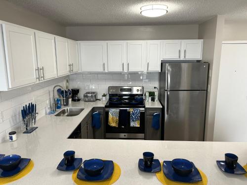Cozy1 BDRM apartment Located In The Heart Of Downtown Oak Park by Glow & Explore in Oak Park, USA
