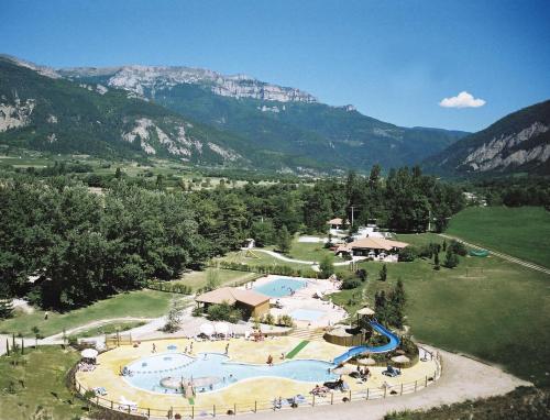 Воден парк, Camping l'Hirondelle Drôme (Camping l'Hirondelle Drome) in Menglon