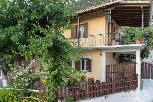 Viesnīcas āriene, metaxas house in Mikros Gialos
