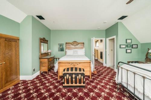 The Long Run - 2 CA King Sized Beds+ - Sleeps 8-10