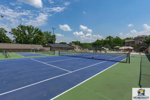 1BR Walk-In Condo at Pointe Royal - 2 Pools - FREE ATTRACTION TICKETS INCLUDED -PR42-16 in Branson, USA