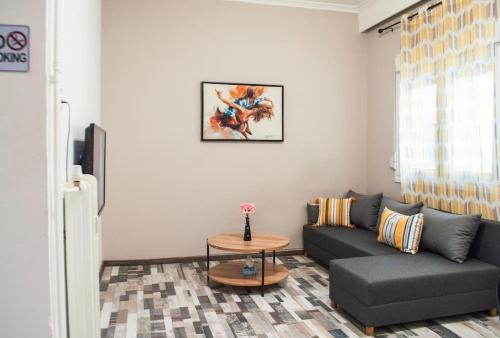 Your Athens Getaway: Stylish Apt in Athens
