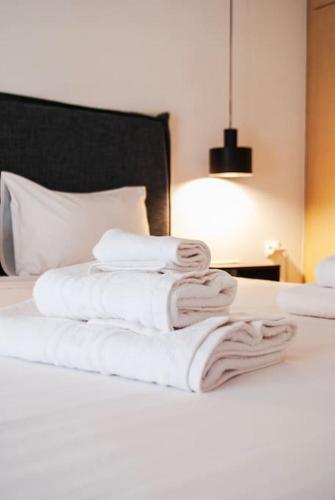 Your Athens Getaway: Stylish Apt in Athens