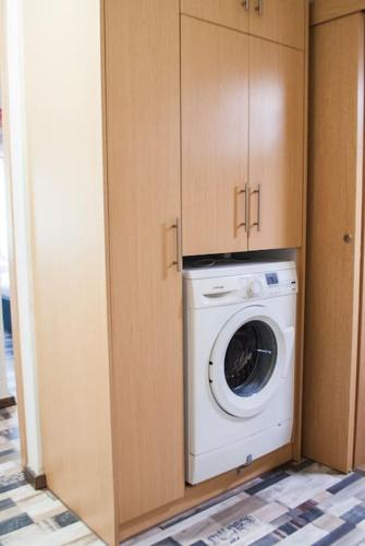 Your Athens Getaway: Stylish Apt in Athens