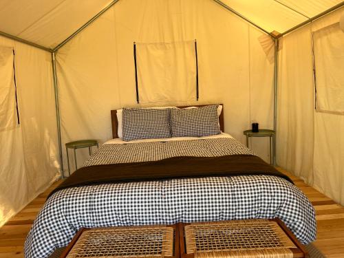 Lopez Farm Cottages & Tent Camping