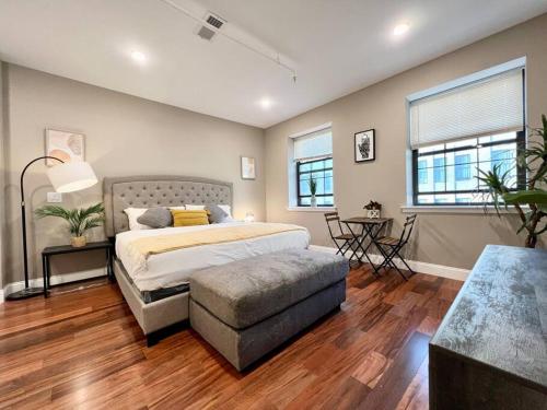 508 Urban Lifestyle king bed APT in Center CITY