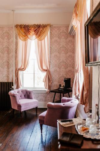 White House Hotel - image 12
