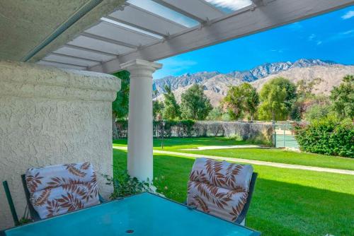 Mesquite Chic Retreat Permit# 3160 in Palm Springs, USA