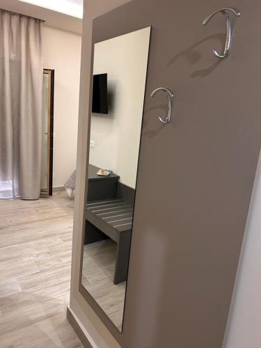 Double Room with Balcony image 8