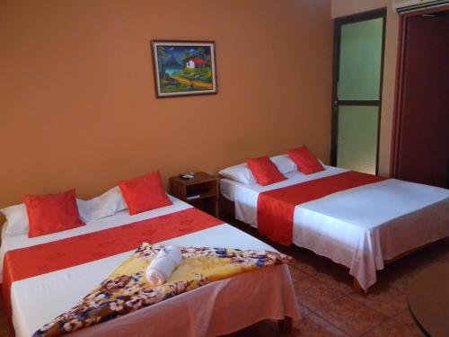 Quadruple Room image 8