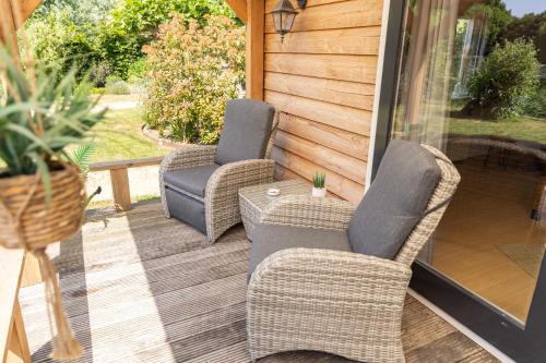 Gezellig ruim landelijk huisje aan het water in Spijkenisse