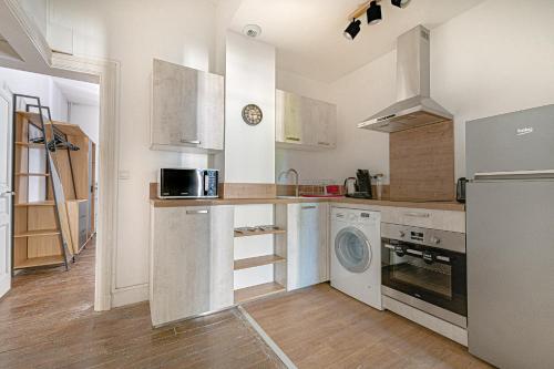 Kitchen, Le Pied a Terre d'Ernest, Terrasse-Calme-Cosy in Limoges