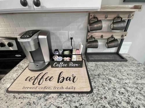 San Sebastiáns Hideaway - Modern with Group Friendly Amenities just minutes from Downtown and St Augustine Beach in St. Augustine, USA