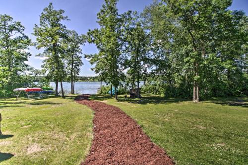 Lakeside Modern Chalet on the Crow Wing Chain - image 6