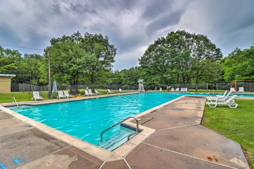 Albrightsville Home with Lake Access and Hot Tub