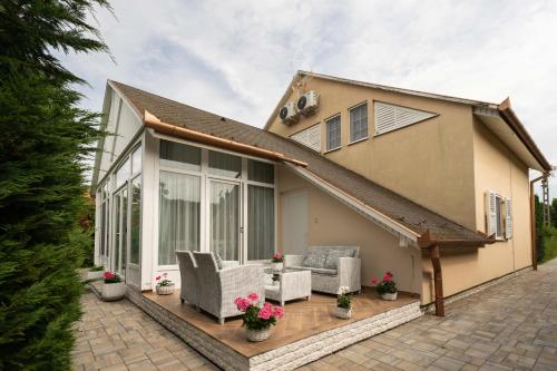 Pohled zvenku, Tündér-Lak Apartman (Tunder-Lak Apartman) in Balatonmariafurdo