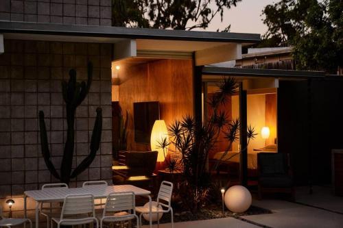 Eichler Mid Century Modern Designer Pool/Jacuzzi