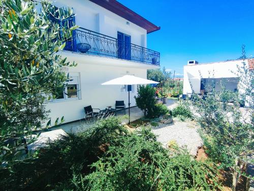  Garden, Pension in Sutomišćica