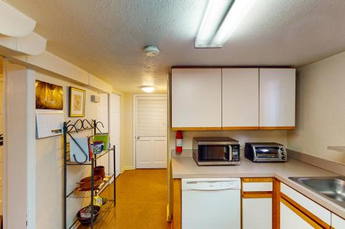 Elati Guesthouse in Lincoln Park