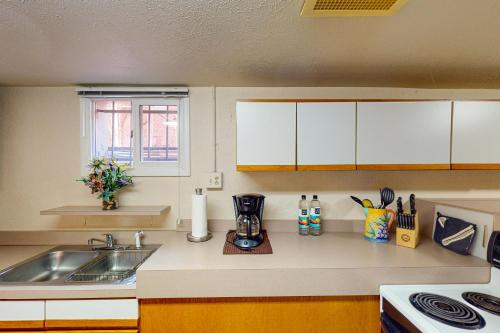 Elati Guesthouse in Lincoln Park