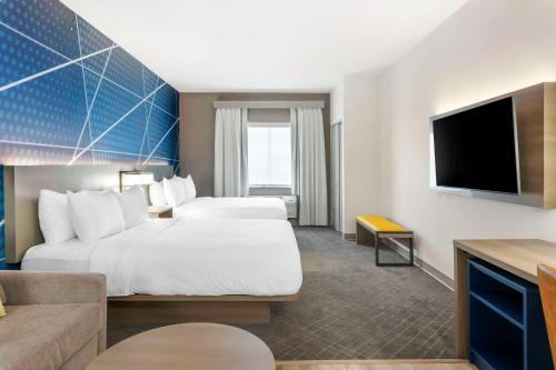 Comfort Suites Elgin - image 6