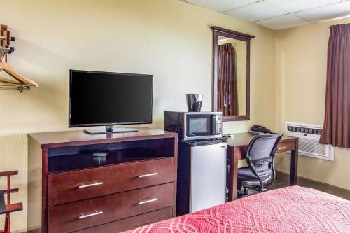 Econo Lodge Newport - image 12