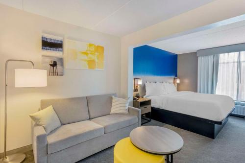 Comfort Inn & Suites Voorhees/Mt. Laurel in Voorhees (New Jersey)