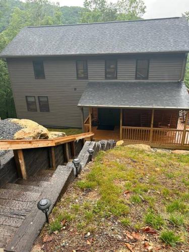 Above It All Hot Tub Views Rumbling Bald Sleeps 11 in Lake Lure, USA