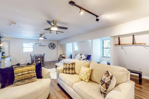 Hop Top Rental in Orlando, USA