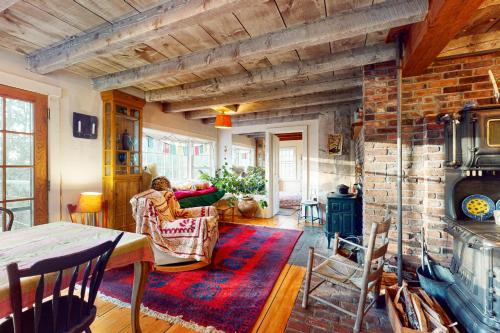 . Chic Group-Friendly Getaway! 8 Mi to Montpelier