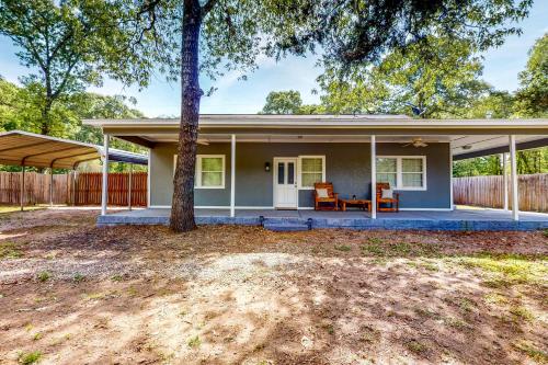 Conroe Lake Cabin Getaway