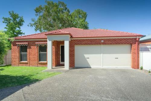 B&B Albury - 'Nathan Ave Villa' - Bed and Breakfast Albury